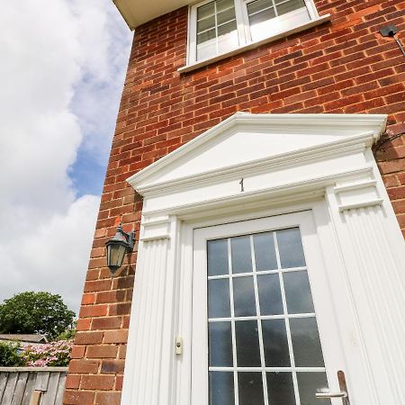 1 Westwood Close Cowes  Exterior photo