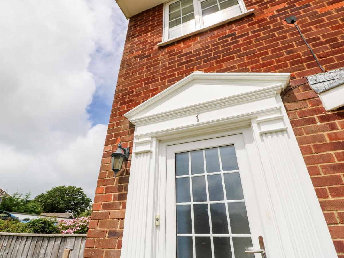 1 Westwood Close Cowes  Exterior photo