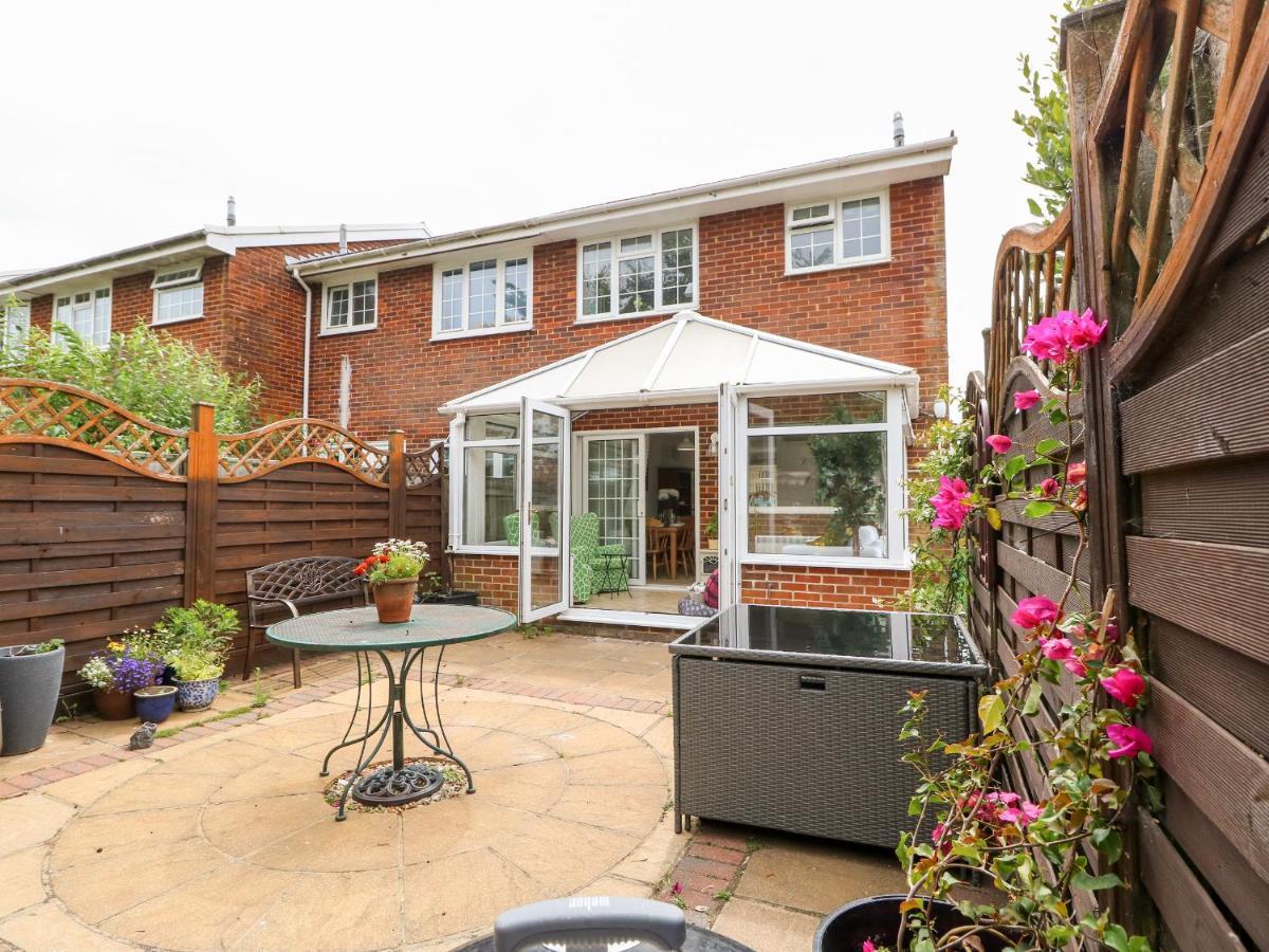 1 Westwood Close Cowes  Exterior photo