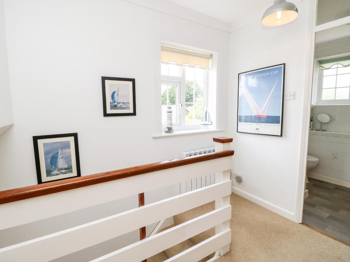 1 Westwood Close Cowes  Exterior photo