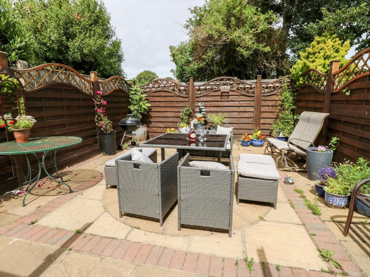 1 Westwood Close Cowes  Exterior photo